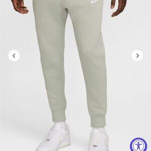 Nike Men's Green sweatpants